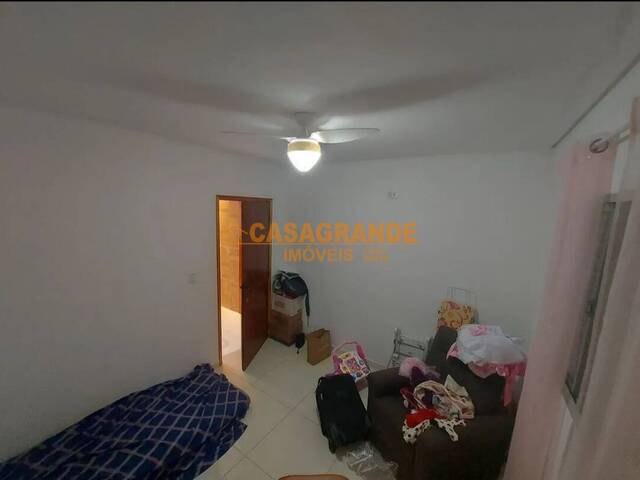 Casa para Venda em São José dos Campos - 5