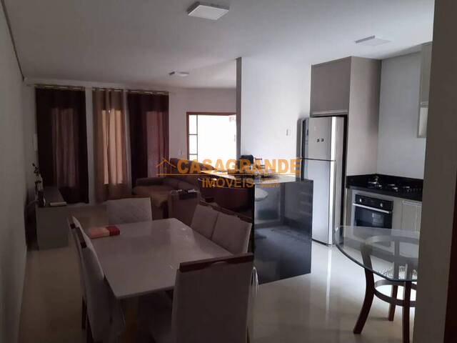 Casa para Venda em São José dos Campos - 4