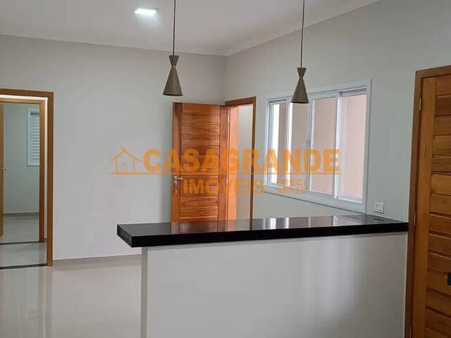 Casa para Venda em São José dos Campos - 2