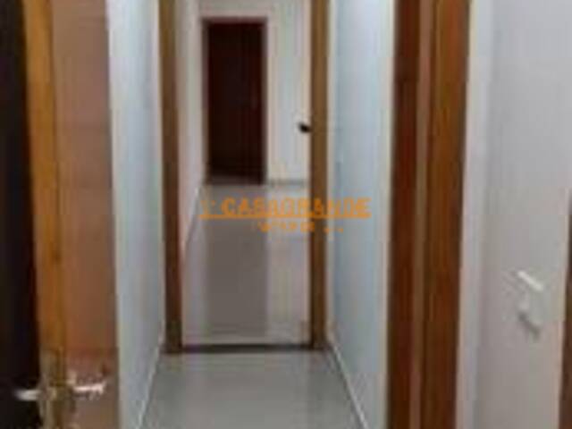 Casa para Venda em São José dos Campos - 4