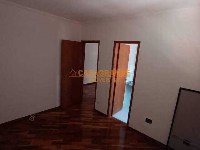 Casa para Venda em São José dos Campos - 5