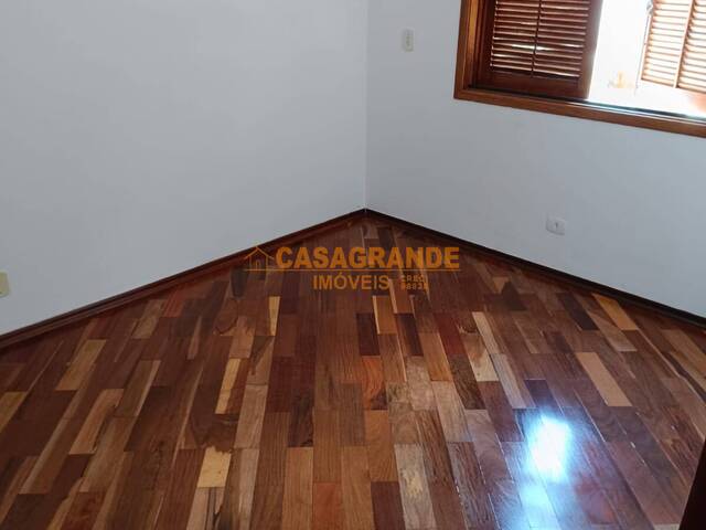 Casa para Venda em São José dos Campos - 3