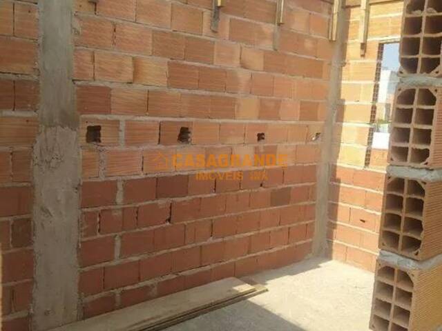 Casa para Venda em São José dos Campos - 5
