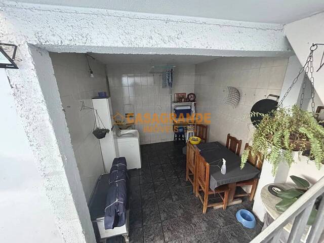 Casa para Venda em São José dos Campos - 4