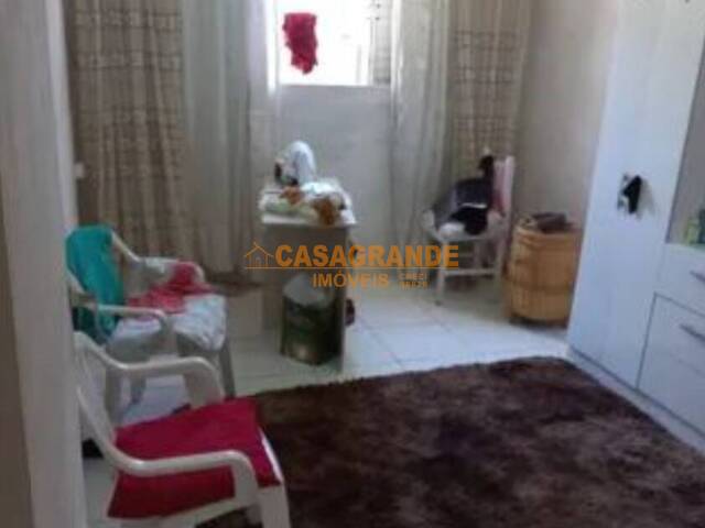 Casa para Venda em São José dos Campos - 5
