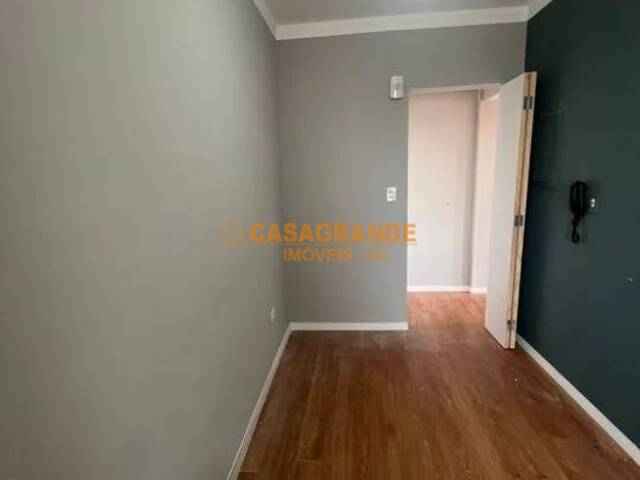 Apartamento para Venda em São José dos Campos - 4