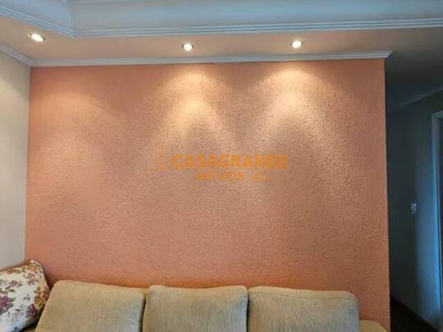 Apartamento para Venda em São José dos Campos - 2