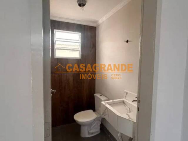 Casa para Venda em São José dos Campos - 5