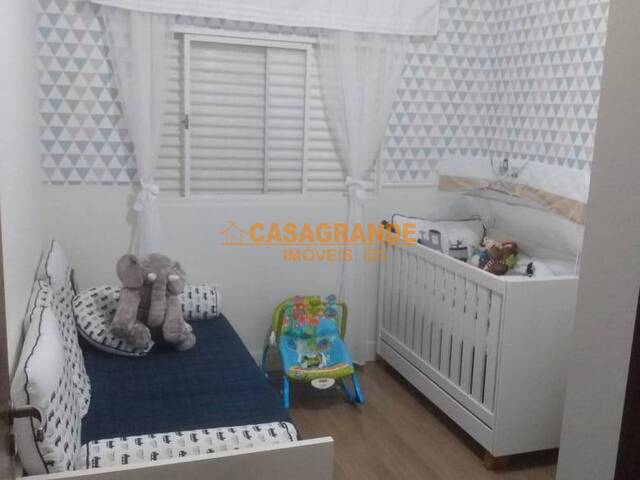 Casa para Venda em São José dos Campos - 5