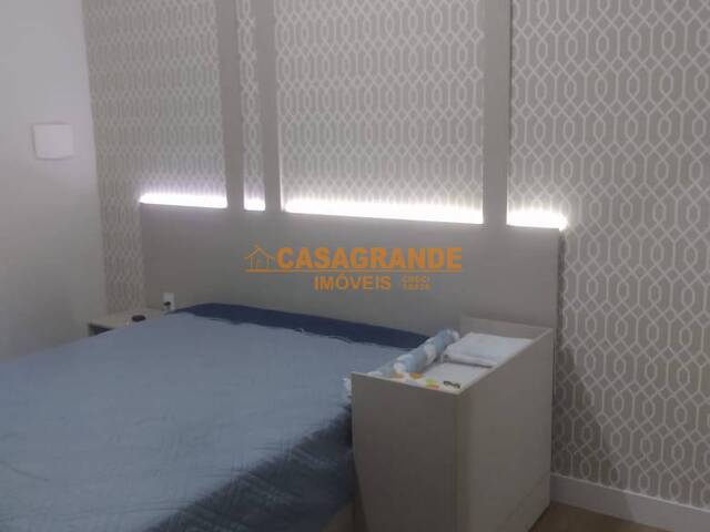Casa para Venda em São José dos Campos - 2