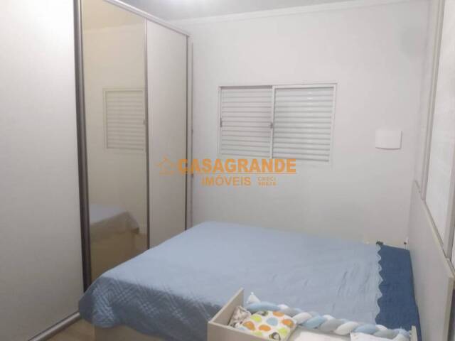 Casa para Venda em São José dos Campos - 4