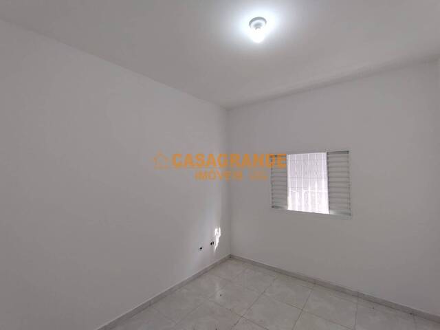 Casa para Venda em São José dos Campos - 4