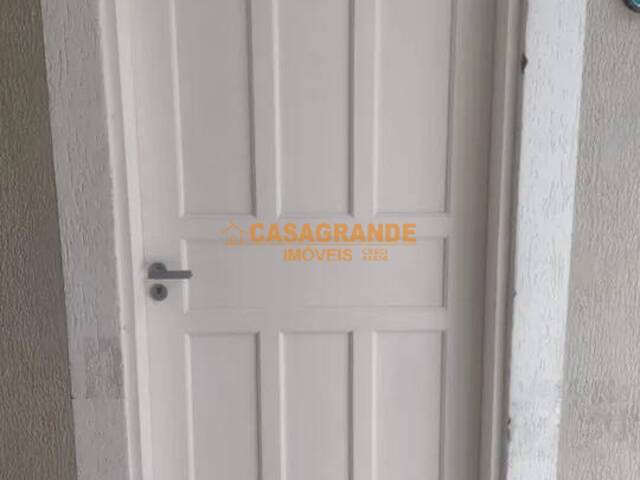 Casa para Venda em São José dos Campos - 4