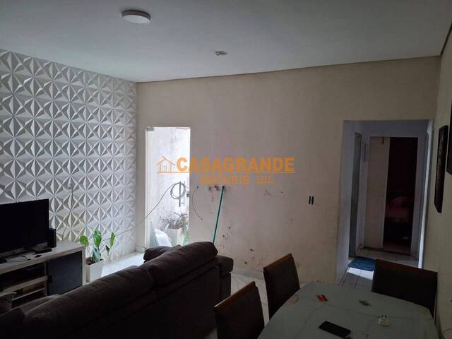 Casa para Venda em São José dos Campos - 5