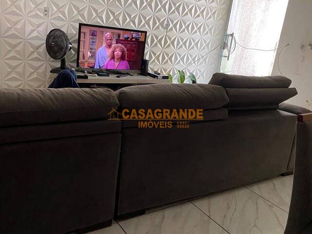 Casa para Venda em São José dos Campos - 3