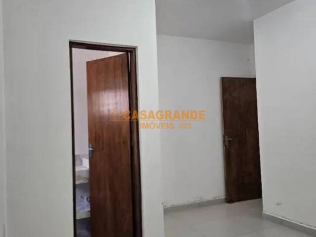 Casa para Venda em São José dos Campos - 5
