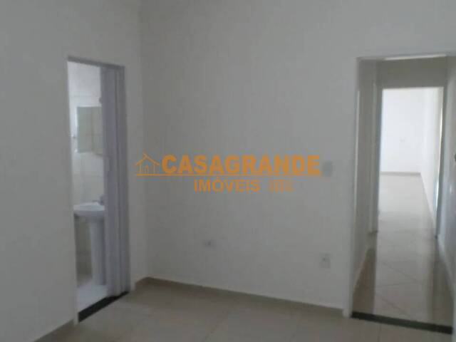 Casa para Venda em São José dos Campos - 4