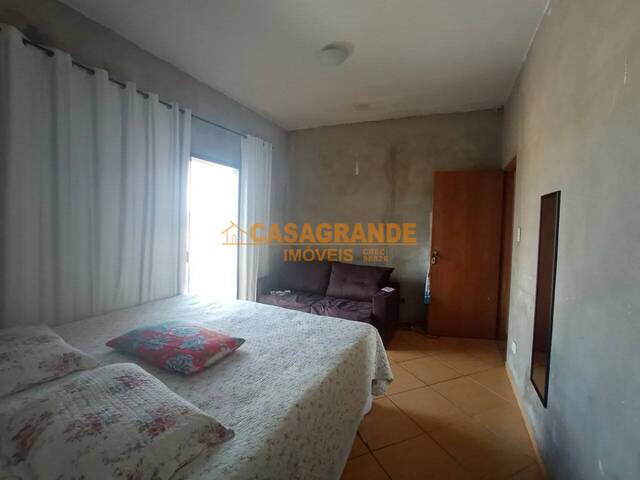 Casa para Venda em São José dos Campos - 4