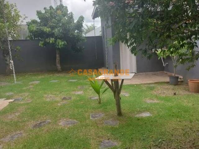 #11014 - Casa para Venda em Jacareí - SP - 2