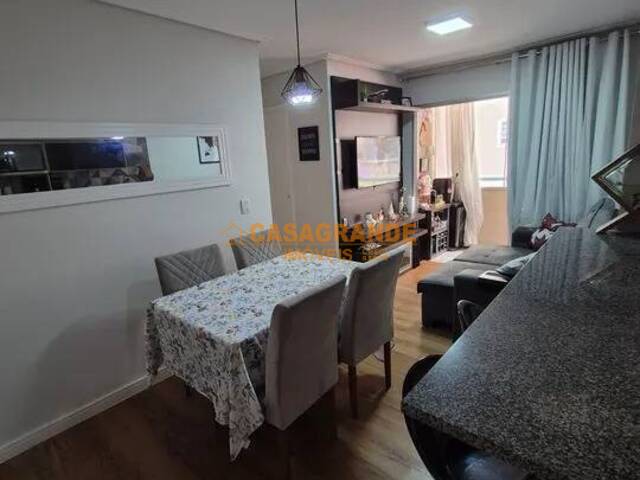 Apartamento para Venda em São José dos Campos - 3