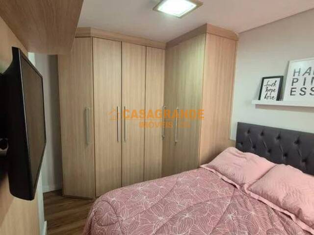 Apartamento para Venda em São José dos Campos - 4