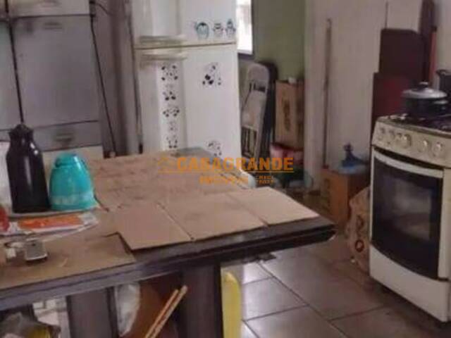 Casa para Venda em São José dos Campos - 2
