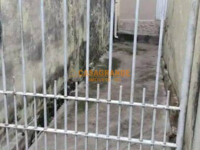 Casa para Venda em São José dos Campos - 4