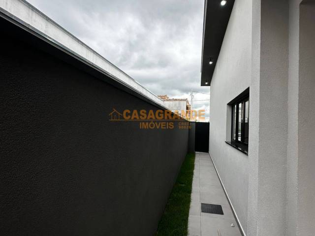 Casa para Venda em São José dos Campos - 4