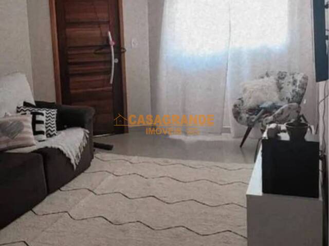 Casa para Venda em São José dos Campos - 4