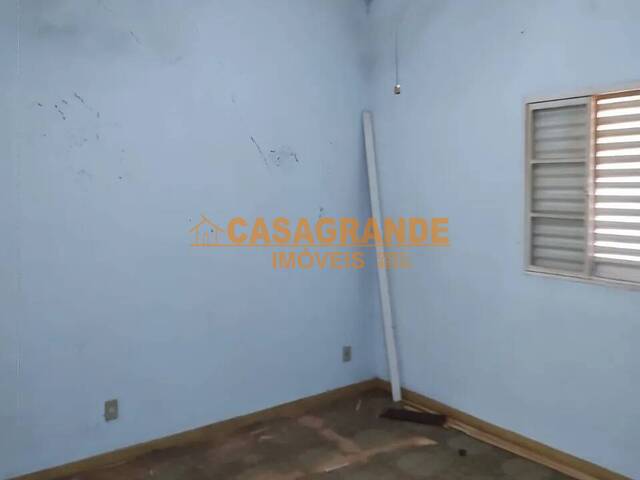 Casa para Venda em São José dos Campos - 3