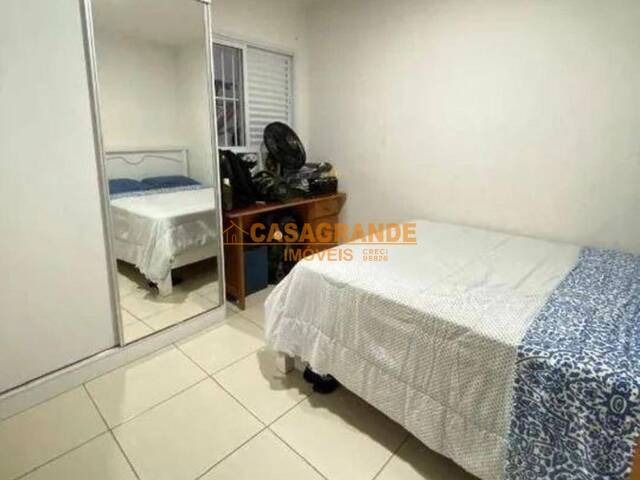Casa para Venda em São José dos Campos - 5