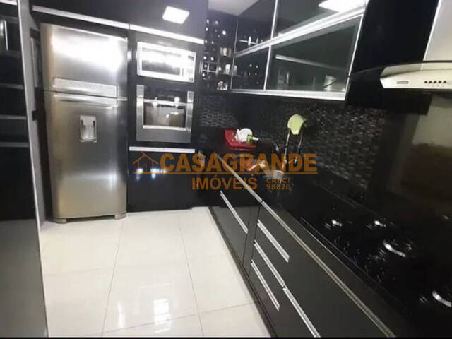 Apartamento para Venda em São José dos Campos - 4