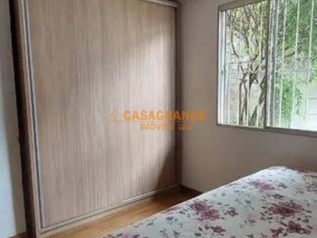 Casa para Venda em São José dos Campos - 4