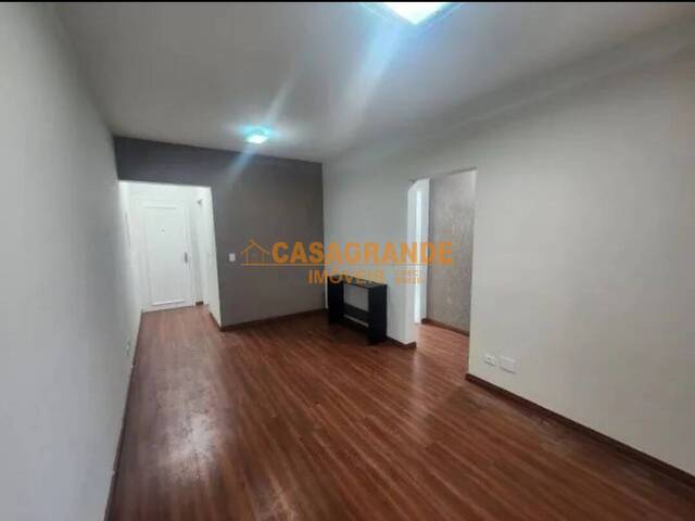 Apartamento para Venda em São José dos Campos - 2