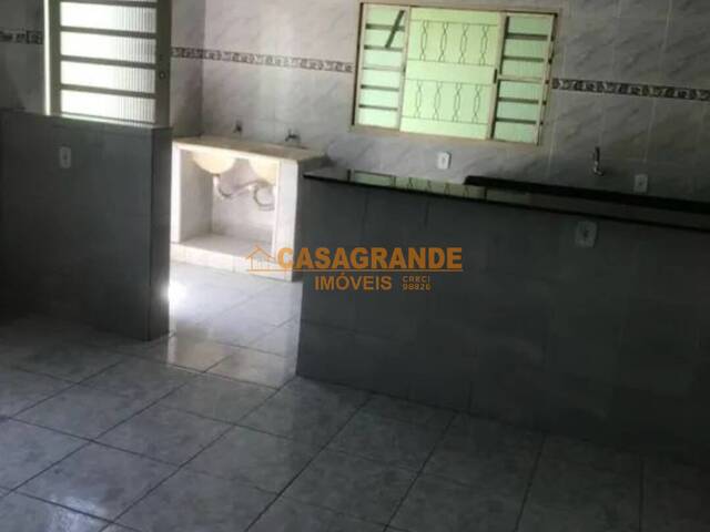 Casa para Venda em São José dos Campos - 3