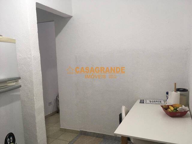 Casa para Venda em São José dos Campos - 4