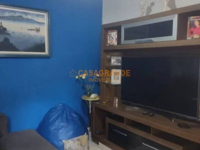 Casa para Venda em São José dos Campos - 2