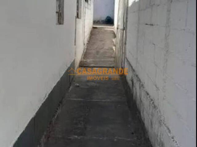 Casa para Venda em São José dos Campos - 3