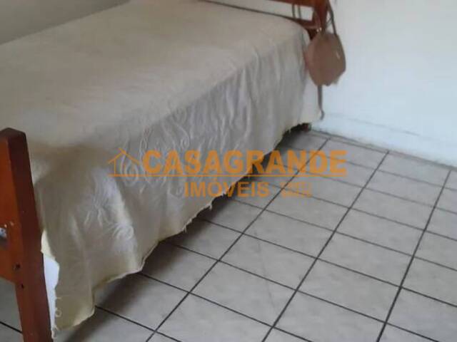 Casa para Venda em São José dos Campos - 4