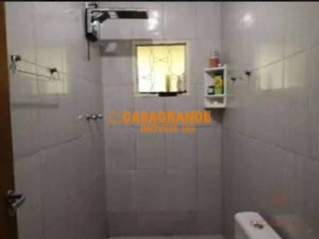 Casa para Venda em São José dos Campos - 5