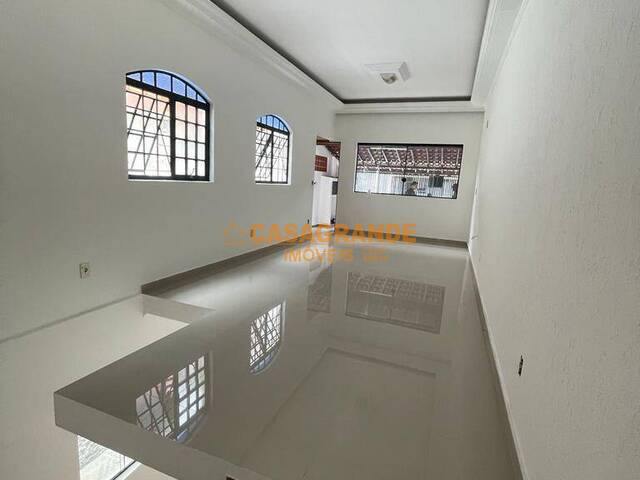 Casa para Venda em São José dos Campos - 4