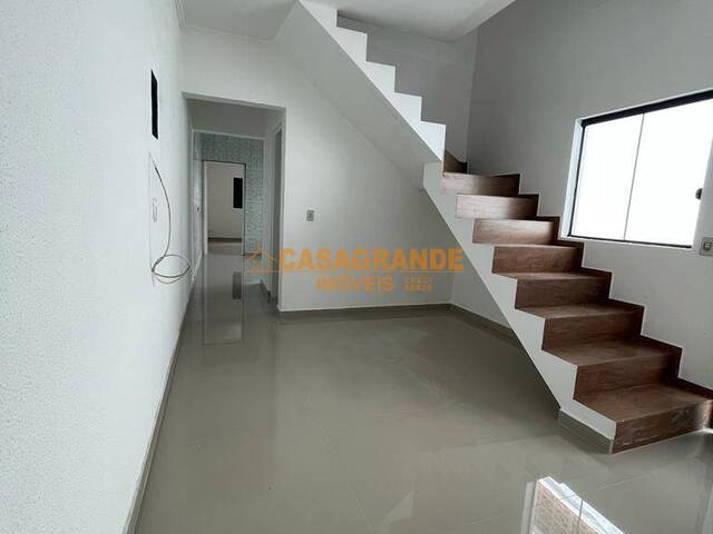Casa para Venda em São José dos Campos - 5