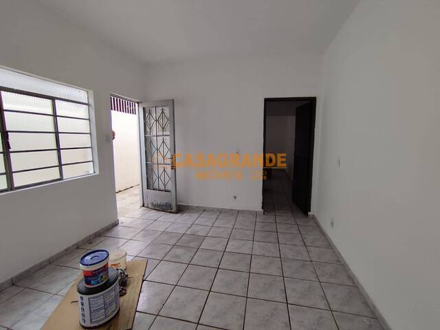 Casa para Venda em São José dos Campos - 2