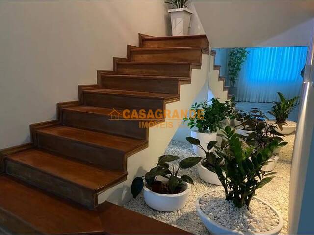 Casa para Venda em São José dos Campos - 5