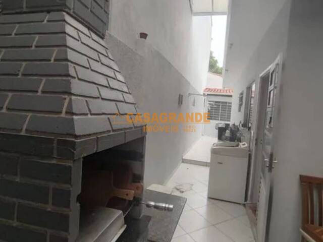 Casa para Venda em São José dos Campos - 4