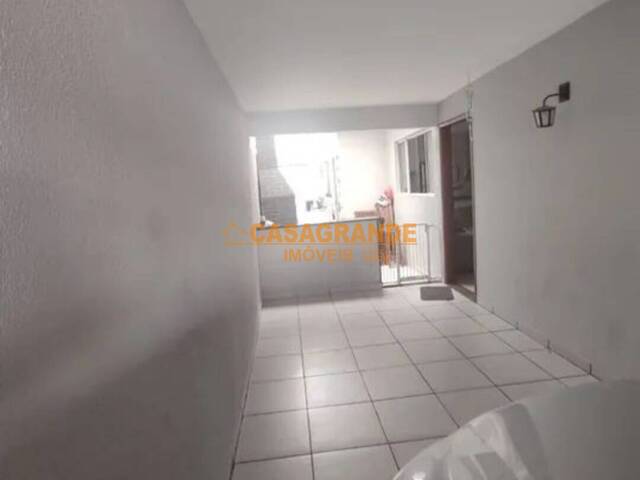 Casa para Venda em São José dos Campos - 5