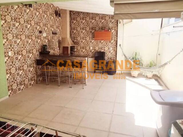 Casa para Venda em São José dos Campos - 4
