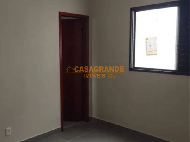 Casa para Venda em São José dos Campos - 2