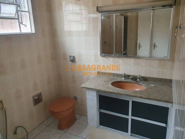 Casa para Venda em São José dos Campos - 4