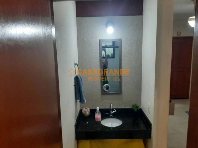 Casa para Venda em São José dos Campos - 4